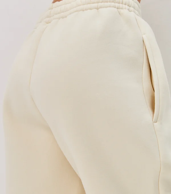 Джоггеры с начесом молочные
