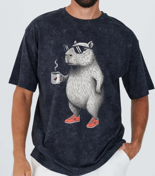 Футболка Капибара в кедах
